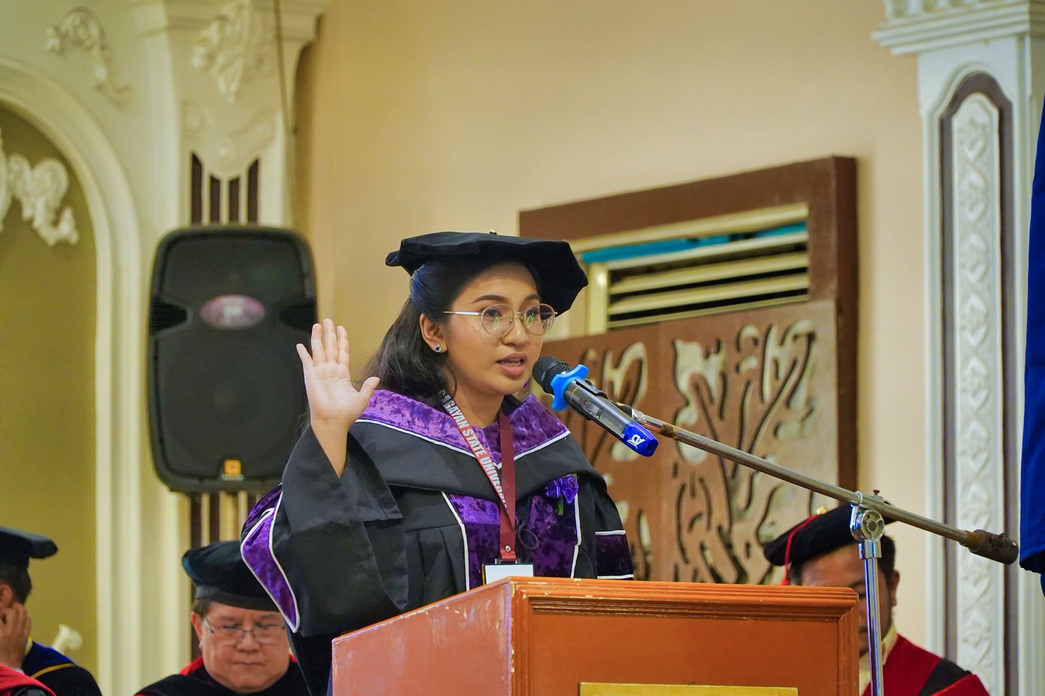 24TH-GRAD-COL-PHOTOSET photo 99